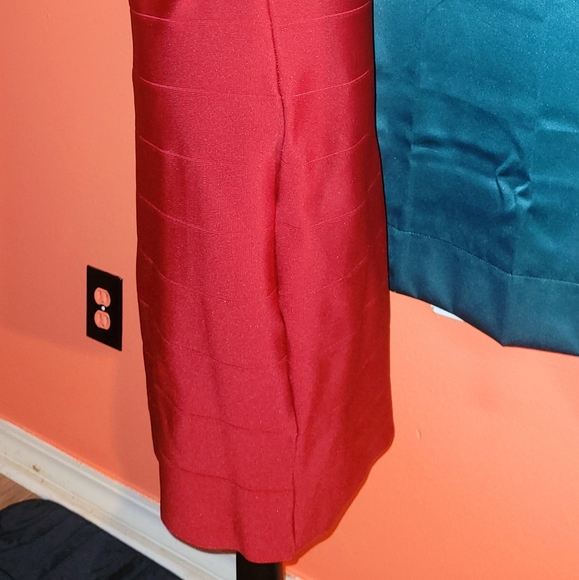 Dress - Picture 5 of 5